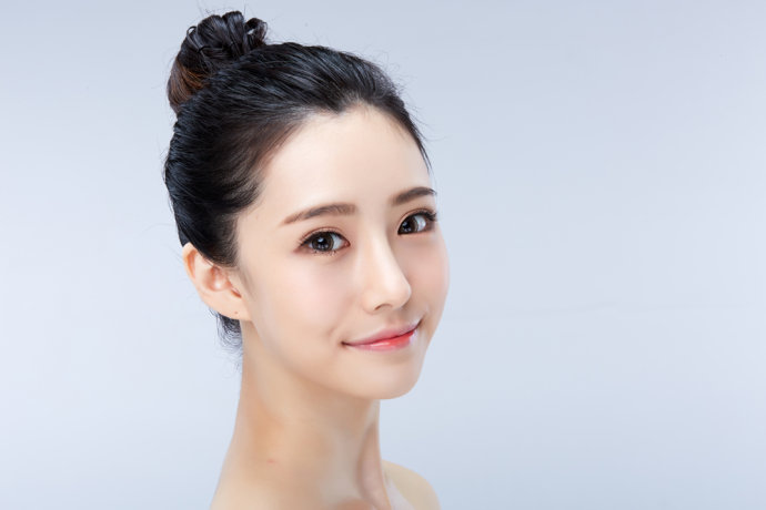 南京做假體隆鼻的材料性質(zhì)怎么樣？可以維持多久?