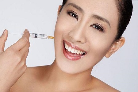 想要做玻尿酸，就得先了解玻尿酸有什么作用，抗衰美容的神器
